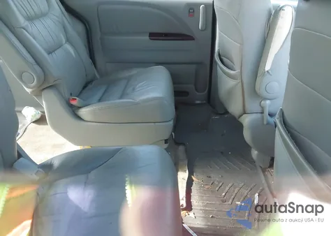 2008 Honda Odyssey Touring z USA, uszkodzony, nr VIN 5FNRL38828B083308